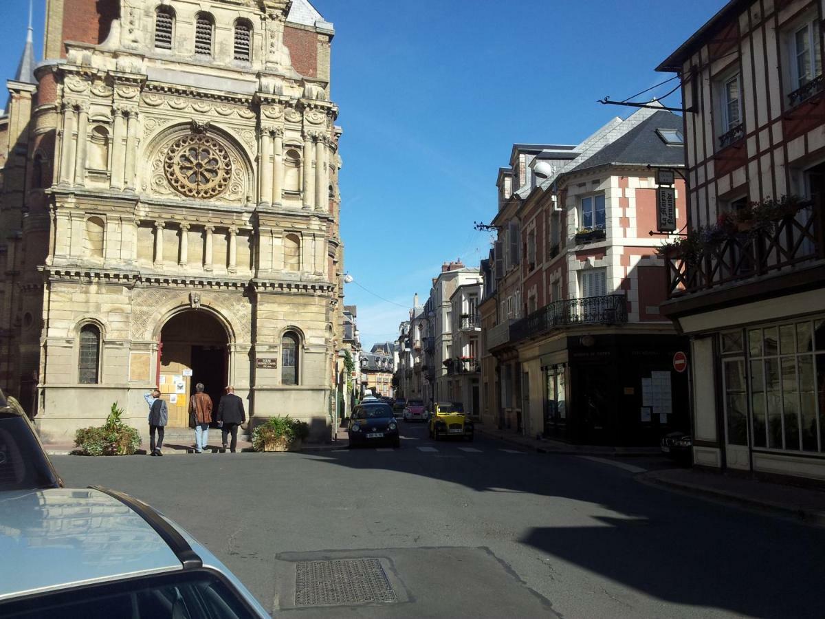 Appartamento Le Capitaine Jack Trouville-sur-Mer Esterno foto